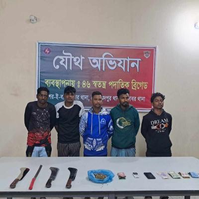 রাজধানীর মোহাম্মদপুরে সেনাবাহিনী ও র‍্যাবের যৌথ অভিযানে শীর্ষ সন্ত্রাসী ‘কুমির রুবেল’সহ পাঁচ সন্ত্রাসী গ্রেপ্তার