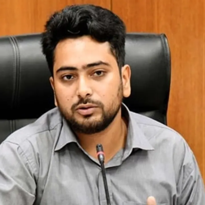 চাকরিবিধি লঙ্ঘনকারী আমলাদের বিরুদ্ধে ব্যবস্থা নেওয়া হবে: উপদেষ্টা নাহিদ ইসলাম