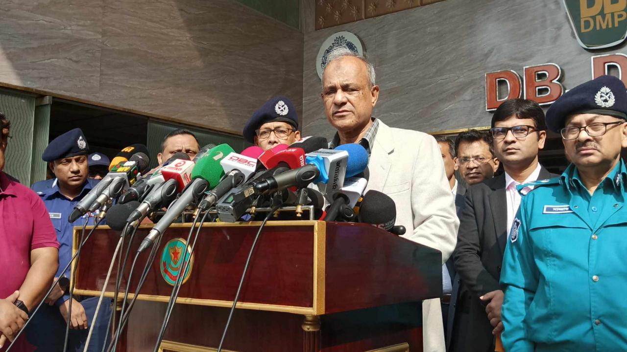 সিভিল ড্রেসে গ্রেপ্তার নয়, আয়না ঘর থাকবে না—স্বরাষ্ট্র উপদেষ্টা