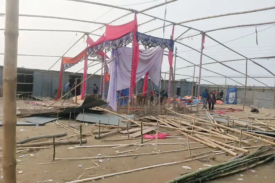 নওগাঁর প্রেম গোসাই মেলায় অশ্লীল নাচ বন্ধ করল প্রশাসন, এক লাখ টাকা জরিমানা