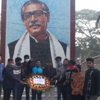 টুঙ্গিপাড়ায় নিষিদ্ধ ঘোষিত ছাত্রলীগের ঝটিকা মিছিল